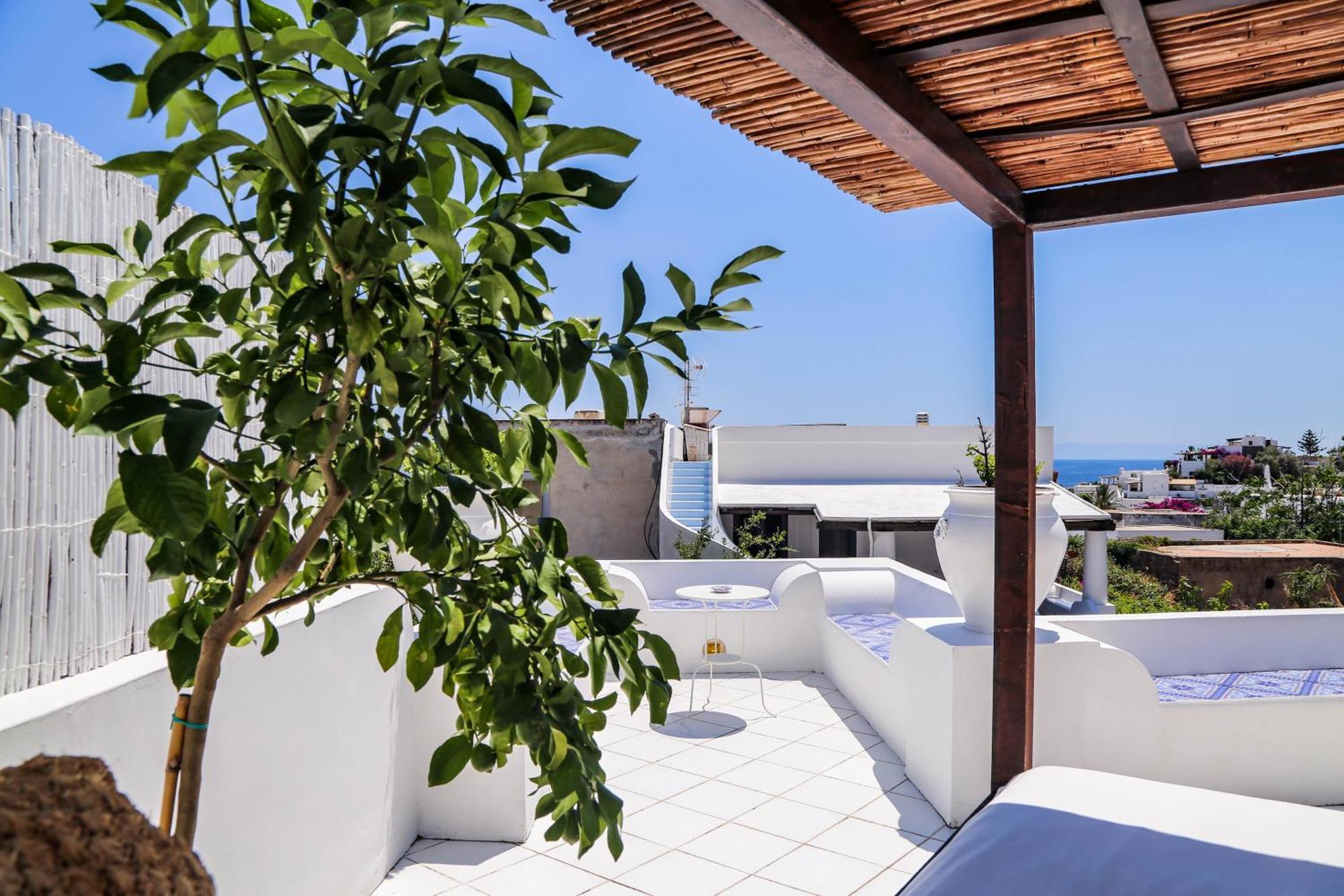 Quartara Boutique Hotel Panarea Bagian luar foto
