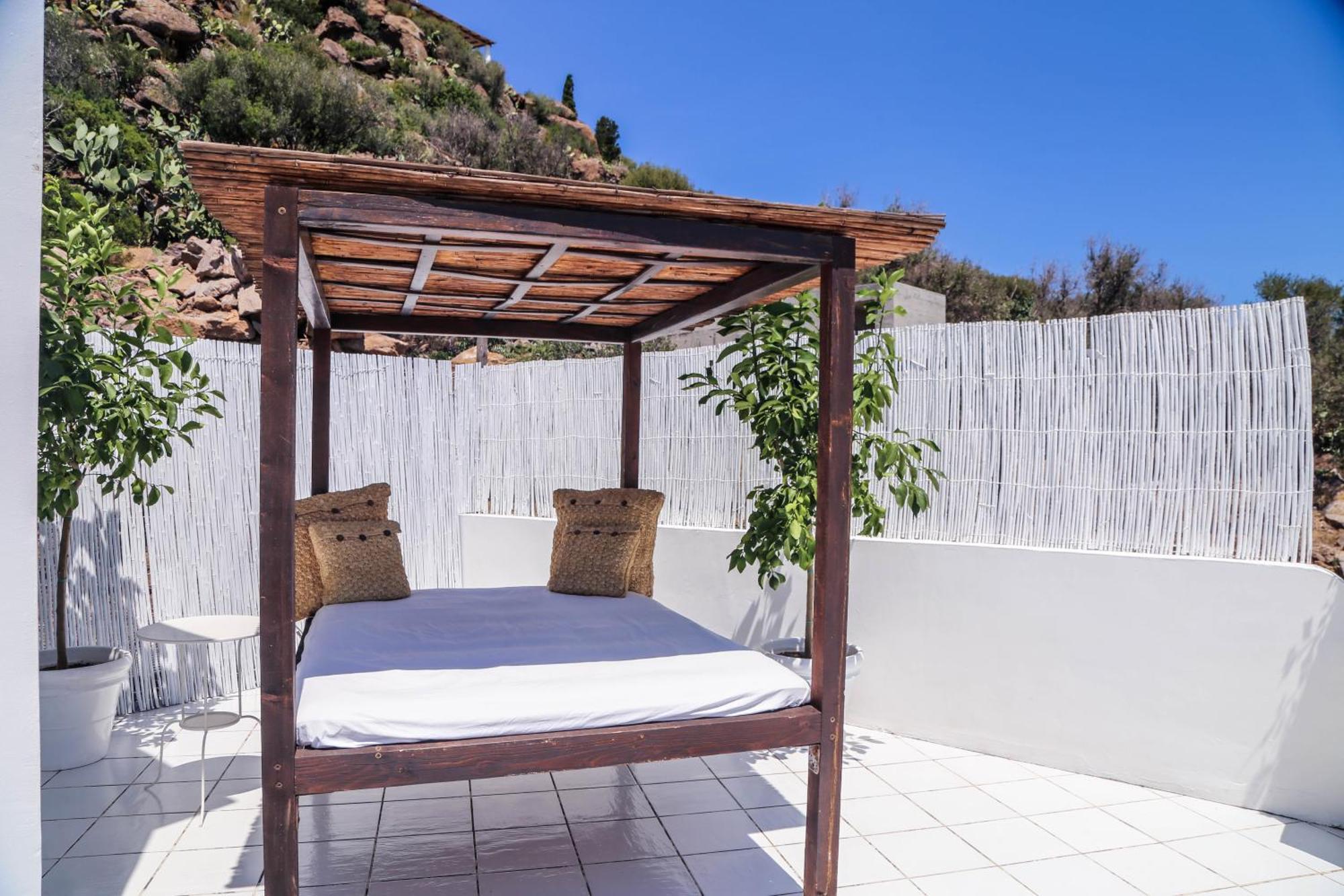 Quartara Boutique Hotel Panarea Bagian luar foto