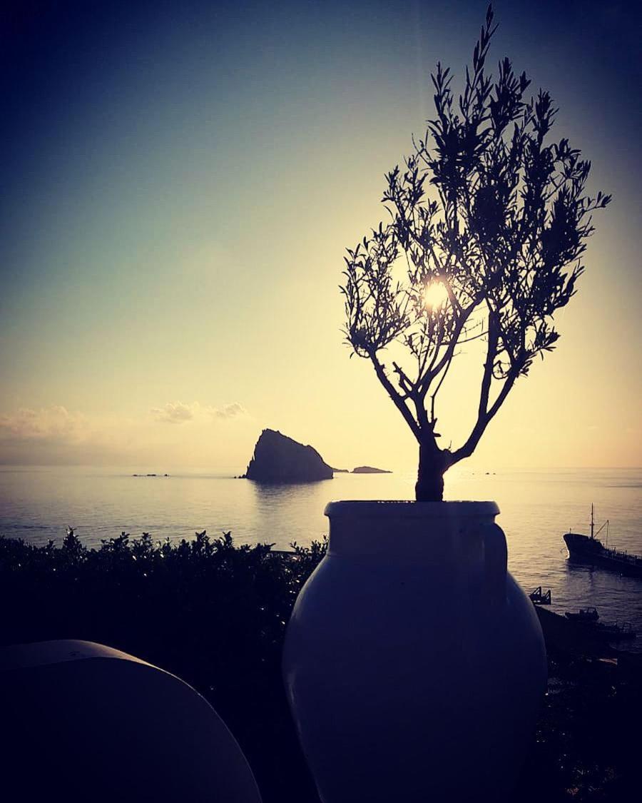 Quartara Boutique Hotel Panarea Bagian luar foto