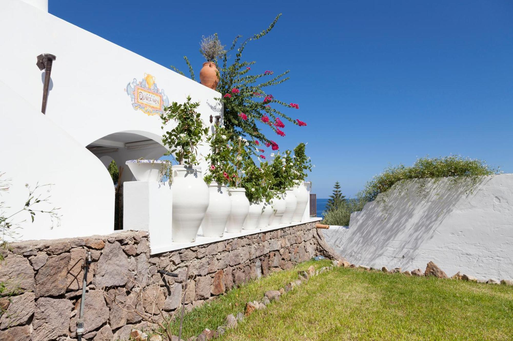 Quartara Boutique Hotel Panarea Bagian luar foto