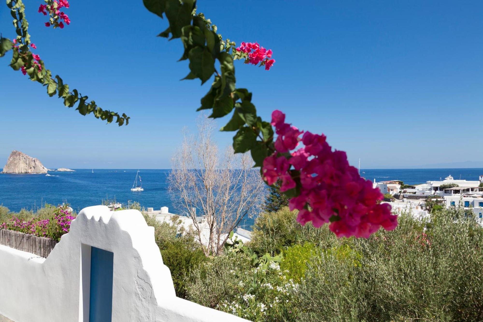 Quartara Boutique Hotel Panarea Bagian luar foto