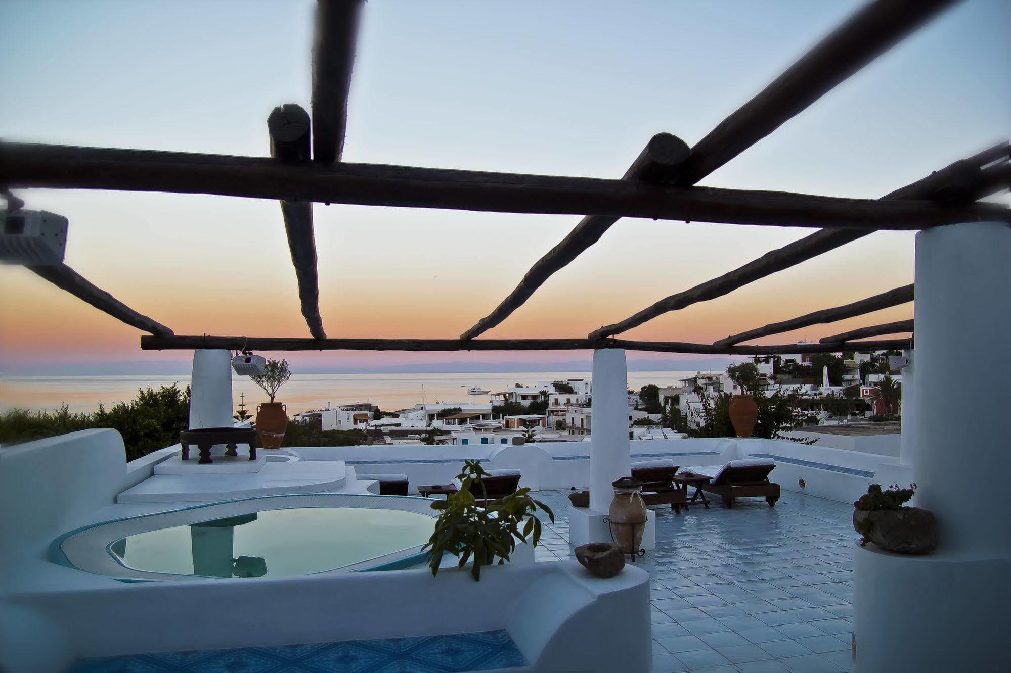 Quartara Boutique Hotel Panarea Bagian luar foto